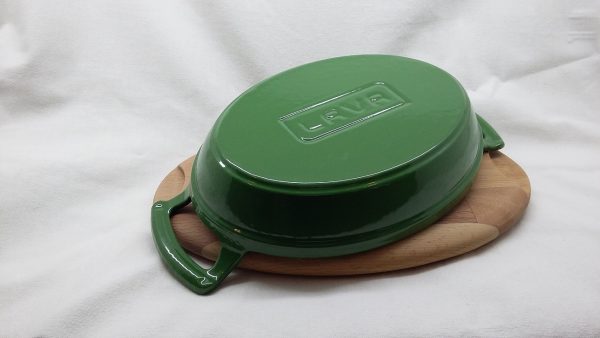 LAVA METAL Litinová pánev 19x14 cm s dřevěným podstavcem - zelená od značky LAVA Metal