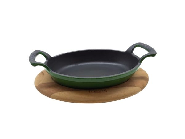 LAVA METAL Litinová pánev 19x14 cm s dřevěným podstavcem - modrá od značky LAVA METAL