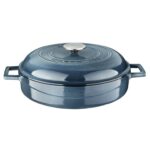 LAVA METAL Litinový hrnec "Folk" nízký kulatý 28 cm - šedá majolika od značky LAVA METAL