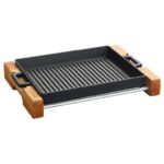 LAVA METAL Litinová grilovací plotýnka 26x32cm s dřevěným podstavcem od značky LAVA METAL