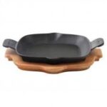 LAVA METAL Litinová pánev 26x26cm černá se skleněnou poklicí a dřevěným podstavcem - Obrázek 4