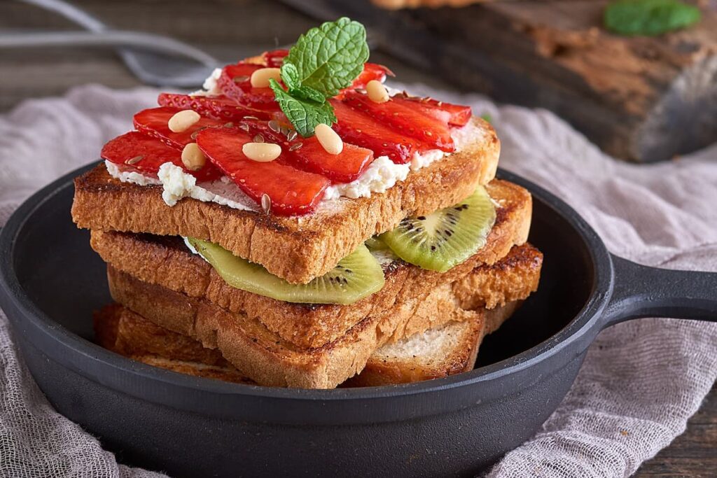 French toast s tvarohem a ovocem