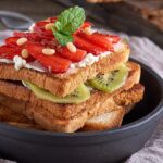 French toast s tvarohem a ovocem