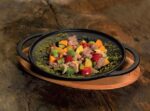 LAVA METAL Litinová pánev "wok" 28 cm s dřevěným podstavcem - Obrázek 6