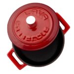 LAVA METAL Litinový mini hrnec "Folk" kulatý 10 cm - červený - Obrázek 9